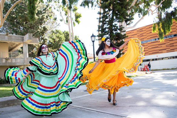 Dia de los Muertos - students